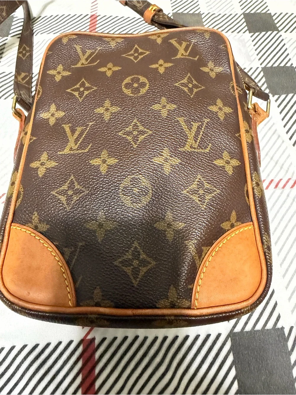Louis Vuitton Monogram Canvas Small Messenger Bag .